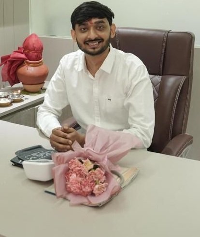 Dr. Akshat Doshi
